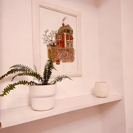 Oasis Studio City Apartment *